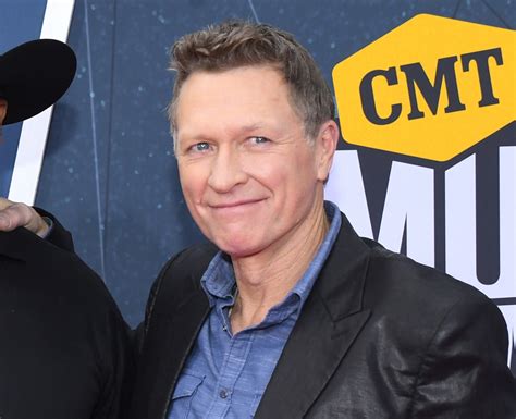 On ‘Enlisted,’ country star Craig Morgan gets a little help from his friends like Blake Shelton